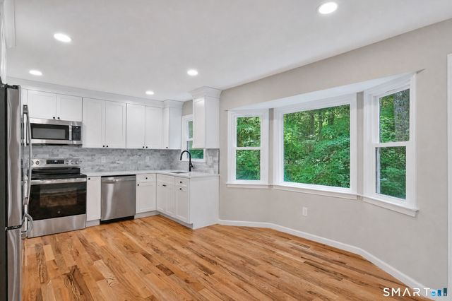 10 Leopard Drive, Newtown, CT 06482
