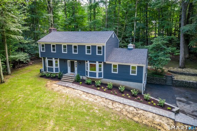 10 Leopard Drive, Newtown, CT 06482