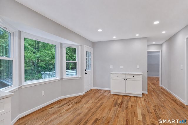 10 Leopard Drive, Newtown, CT 06482