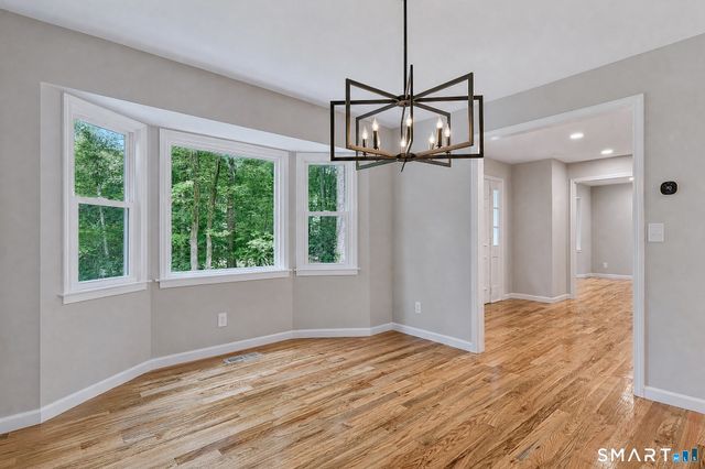 10 Leopard Drive, Newtown, CT 06482