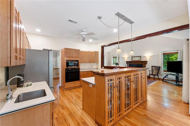 600 Point Road, Westminster, SC 29693