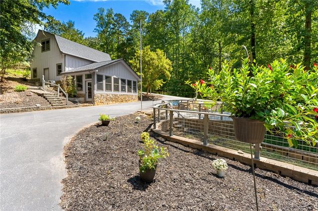 600 Point Road, Westminster, SC 29693