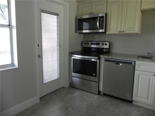 4650 Washington Street 207, Hollywood, FL 33021