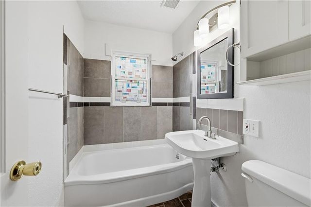 1201 E 80th Terrace, Kansas City, MO 64131