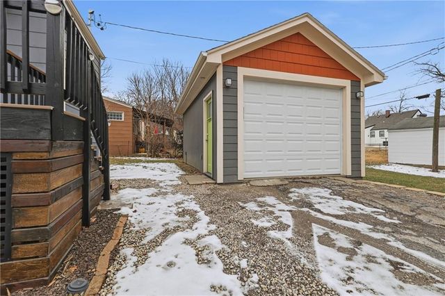 1201 E 80th Terrace, Kansas City, MO 64131