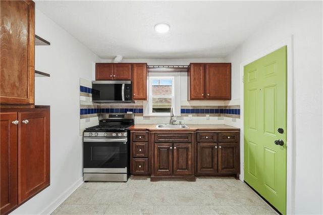 1201 E 80th Terrace, Kansas City, MO 64131