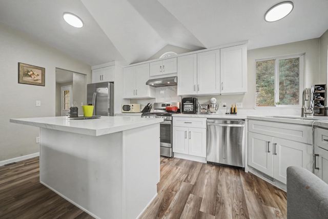 13890 Shake Ridge Rd, Sutter Creek, CA 95685