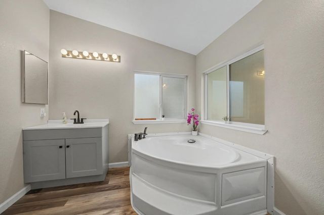 13890 Shake Ridge Rd, Sutter Creek, CA 95685