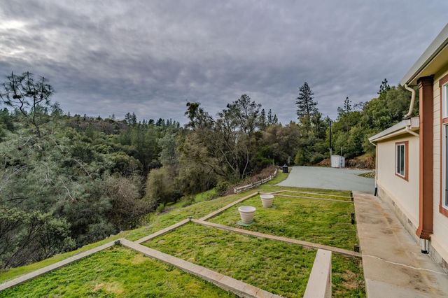 13890 Shake Ridge Rd, Sutter Creek, CA 95685