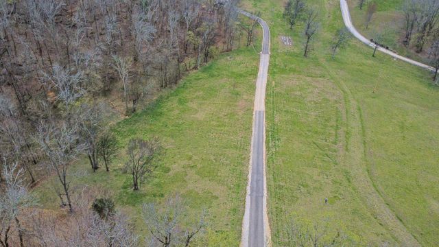 4050 Cantebury DR, Culleoka, TN 38451
