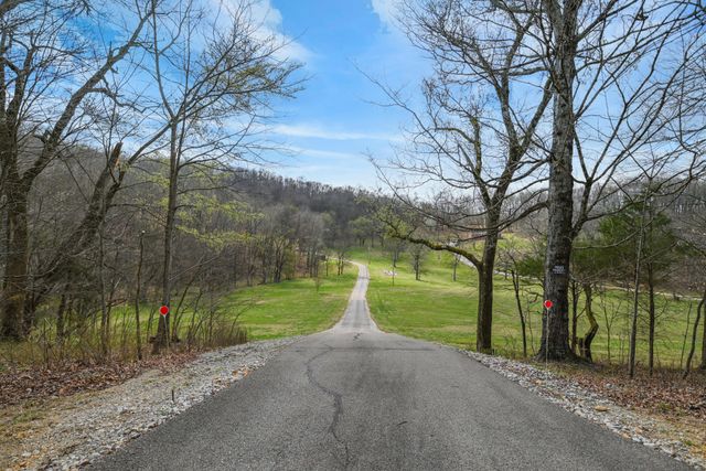 4050 Cantebury DR, Culleoka, TN 38451