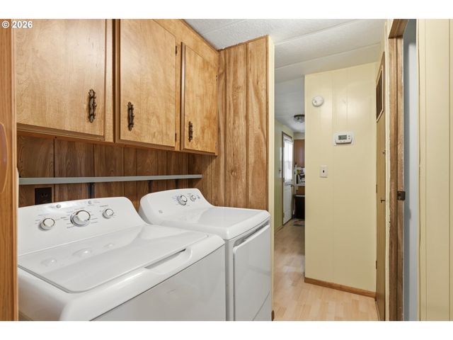 21100 Ne SANDY Blvd 114, Fairview, OR 97024