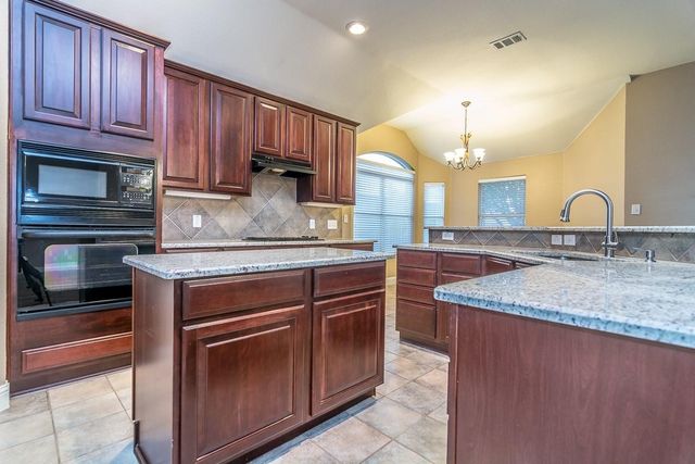 5512 Glenview Lane, The Colony, TX 75056