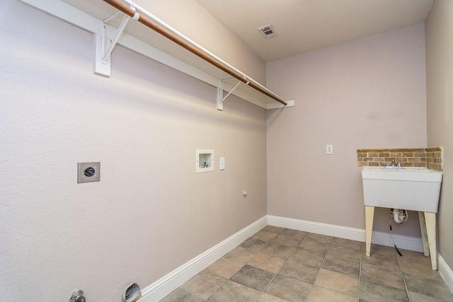 5512 Glenview Lane, The Colony, TX 75056