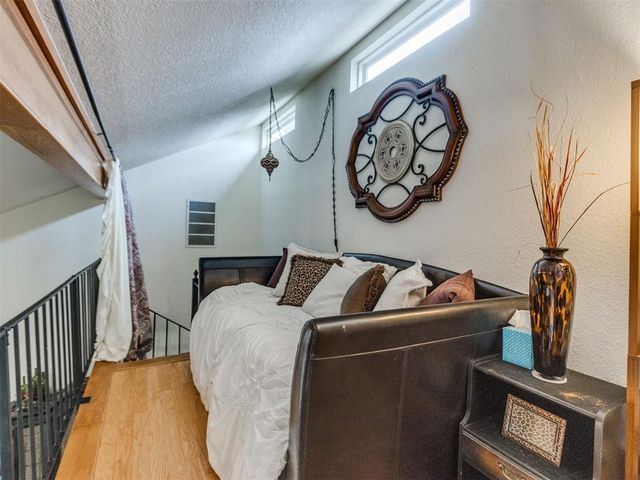 1325 NW 9th Street, Moore, OK 73170