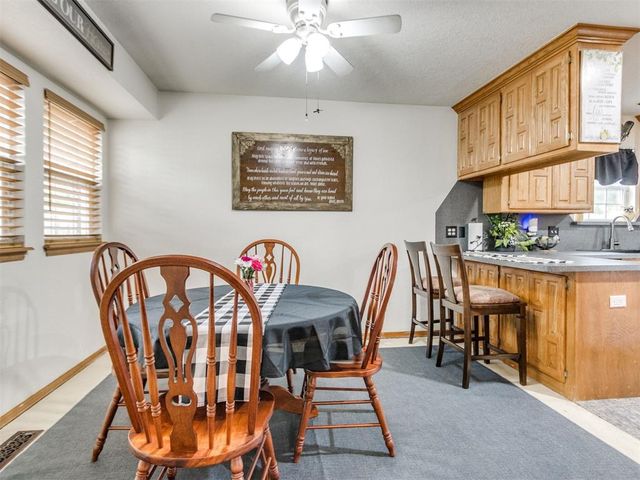 1325 NW 9th Street, Moore, OK 73170