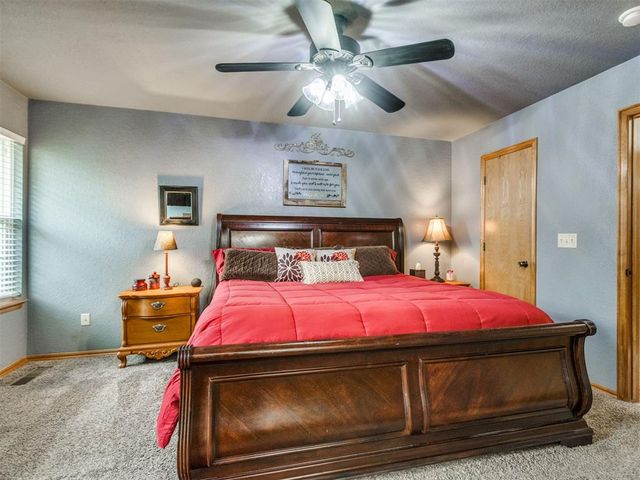 1325 NW 9th Street, Moore, OK 73170