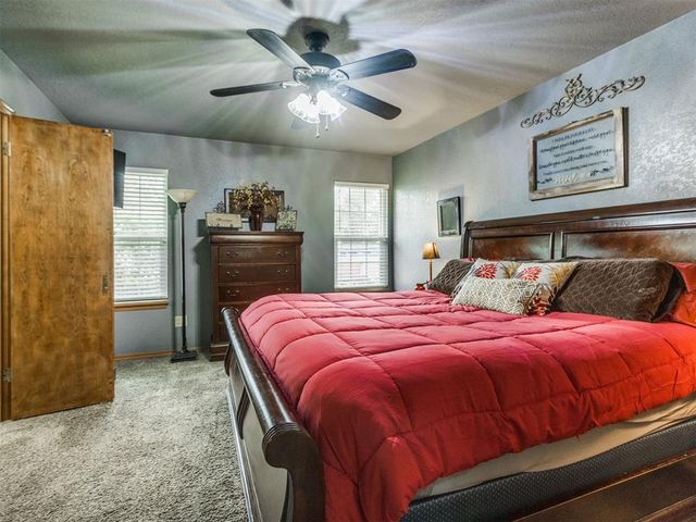 1325 NW 9th Street, Moore, OK 73170