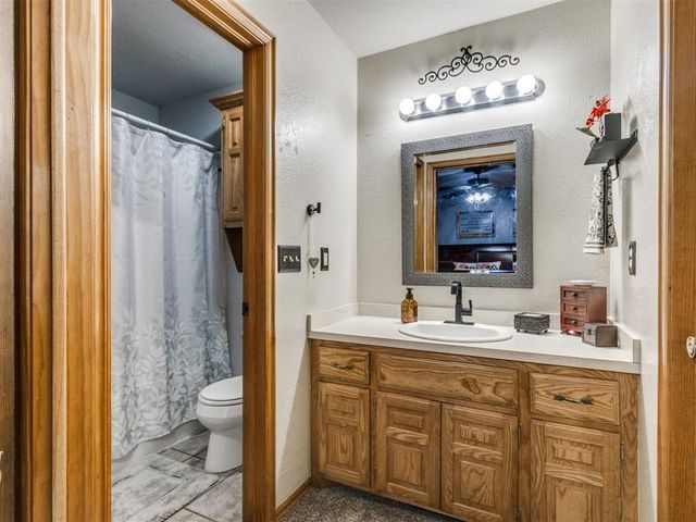 1325 NW 9th Street, Moore, OK 73170