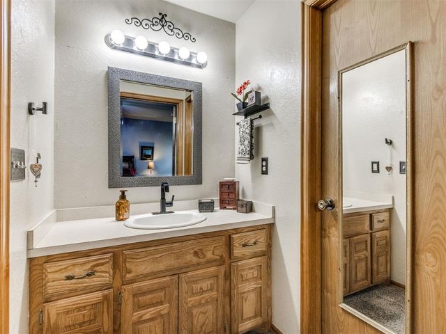 1325 NW 9th Street, Moore, OK 73170