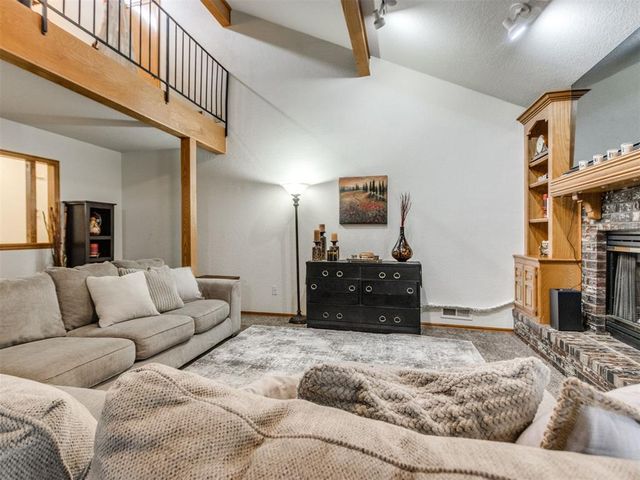 1325 NW 9th Street, Moore, OK 73170