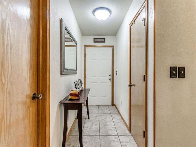 1325 NW 9th Street, Moore, OK 73170