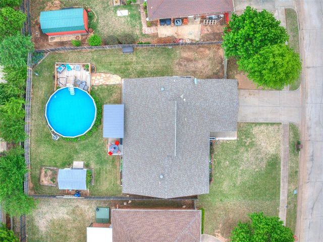 1325 NW 9th Street, Moore, OK 73170