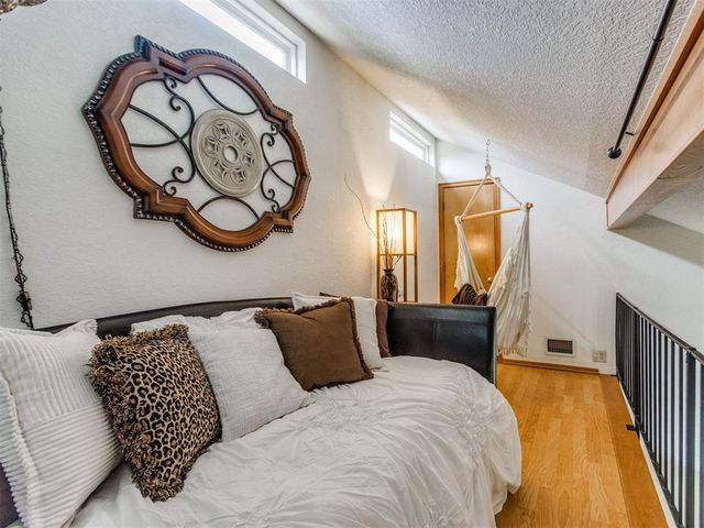 1325 NW 9th Street, Moore, OK 73170