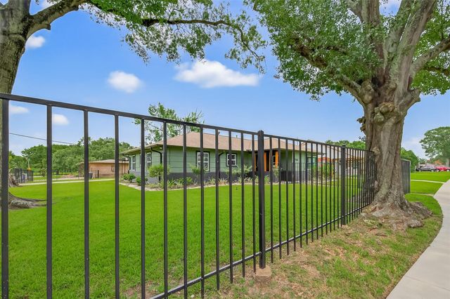 7758 Hereford Street, Houston, TX 77087
