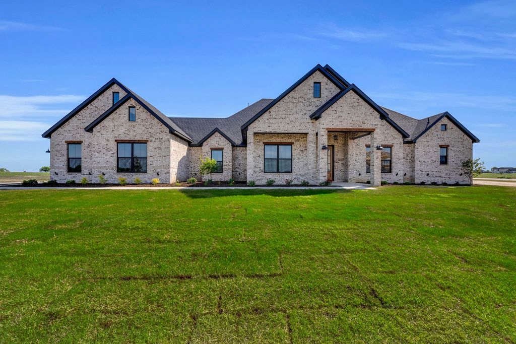 6411 Cedar Elm Road, Midlothian, TX 76065
