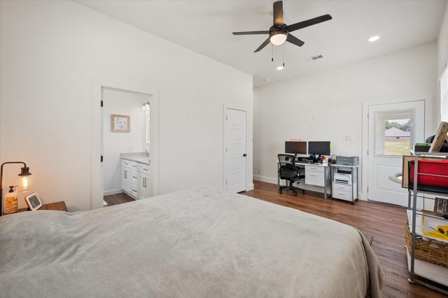 363 Cross Tie Ranch Road, Trinidad, TX 75163