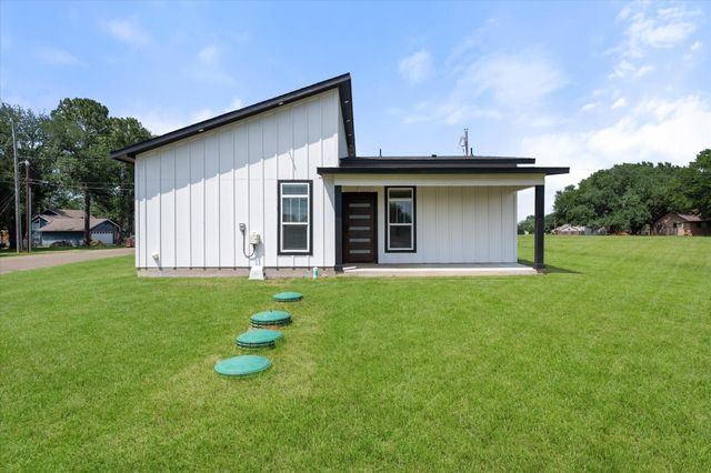 363 Cross Tie Ranch Road, Trinidad, TX 75163
