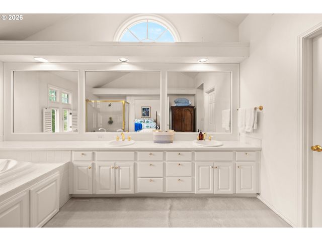 14591 PFEIFER Way, Lake Oswego, OR 97035