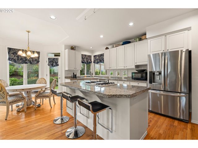 14591 PFEIFER Way, Lake Oswego, OR 97035
