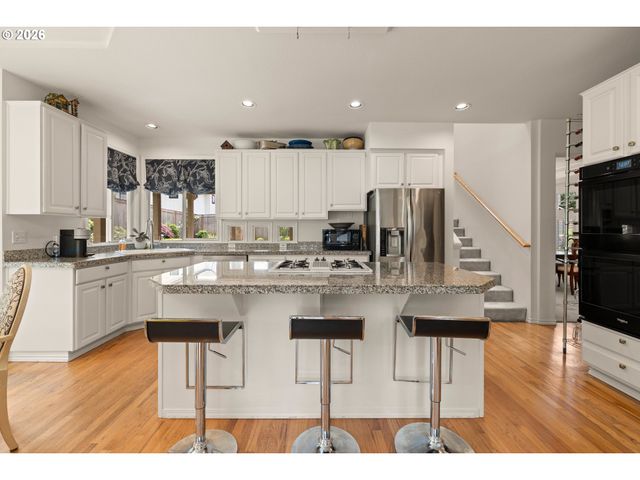 14591 PFEIFER Way, Lake Oswego, OR 97035