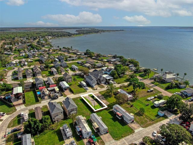 142 Flamingo Bight S, Baytown, TX 77523