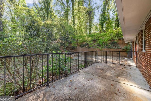 2140 Pine Tree Circle, Gainesville, GA 30501