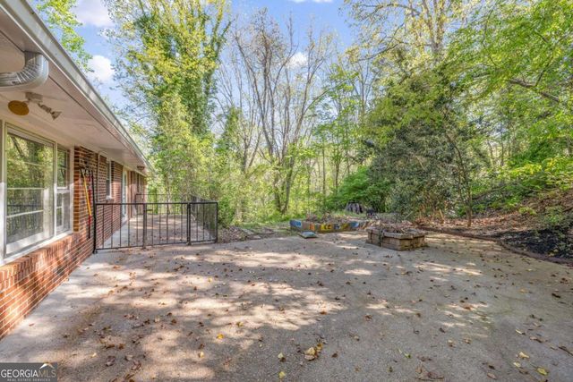 2140 Pine Tree Circle, Gainesville, GA 30501