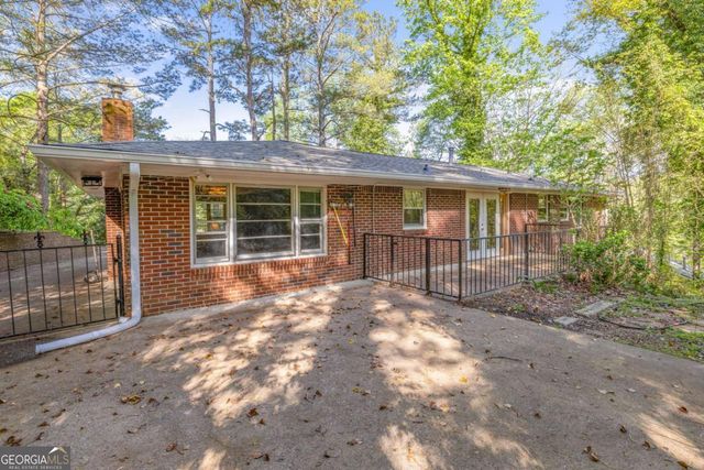 2140 Pine Tree Circle, Gainesville, GA 30501
