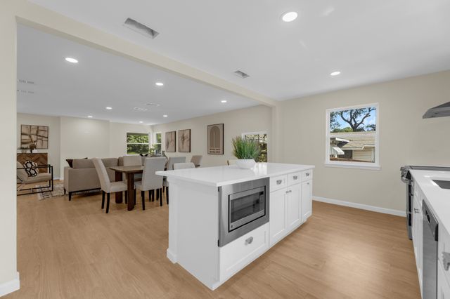 1820 Cedar Crest Boulevard, Dallas, TX 75203