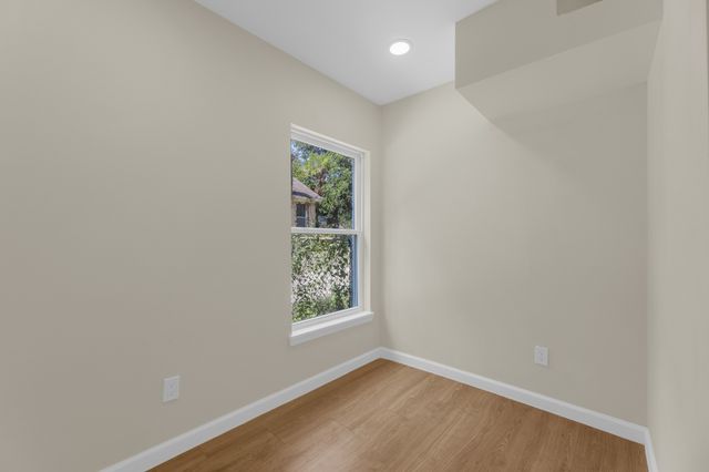 1820 Cedar Crest Boulevard, Dallas, TX 75203