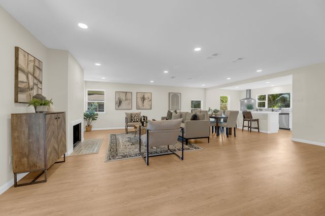 1820 Cedar Crest Boulevard, Dallas, TX 75203