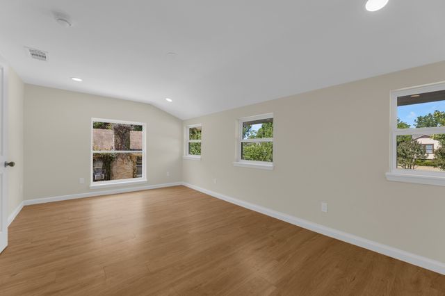 1820 Cedar Crest Boulevard, Dallas, TX 75203