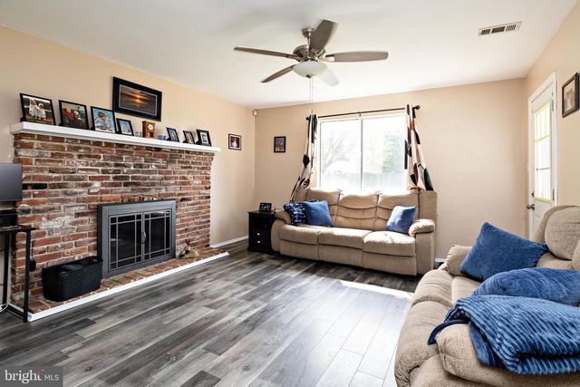 6 ECLIPSE AVE, Sewell, NJ 08080