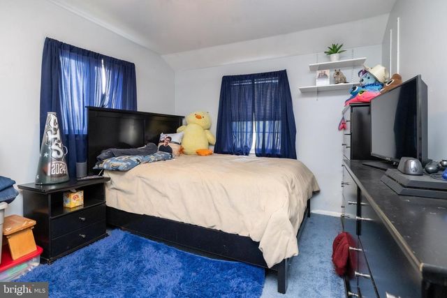 6 ECLIPSE AVE, Sewell, NJ 08080