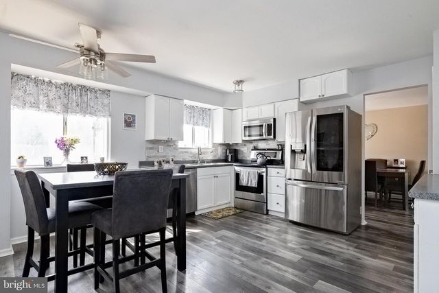 6 ECLIPSE AVE, Sewell, NJ 08080