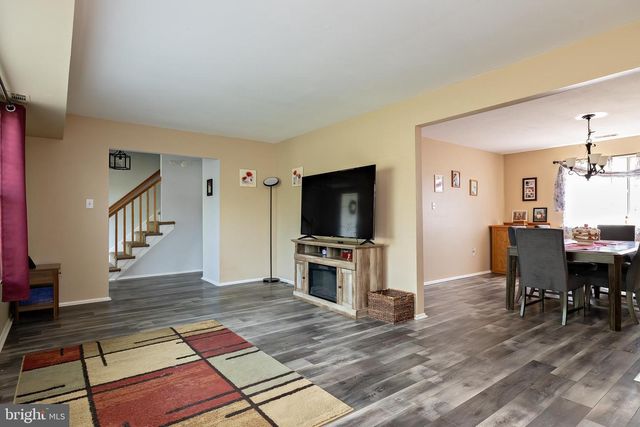 6 ECLIPSE AVE, Sewell, NJ 08080