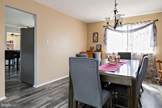 6 ECLIPSE AVE, Sewell, NJ 08080