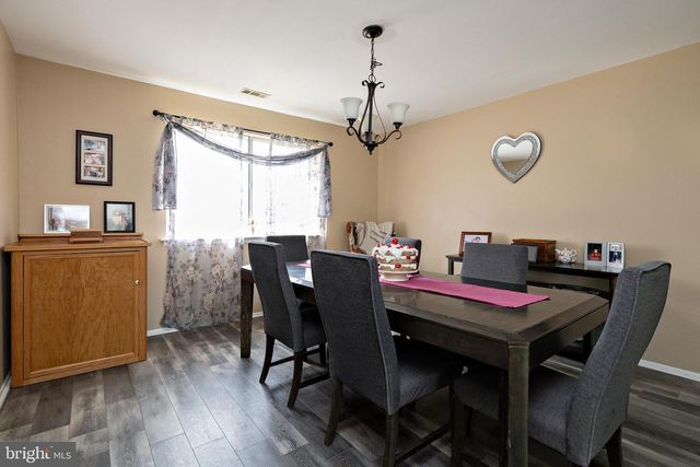 6 ECLIPSE AVE, Sewell, NJ 08080