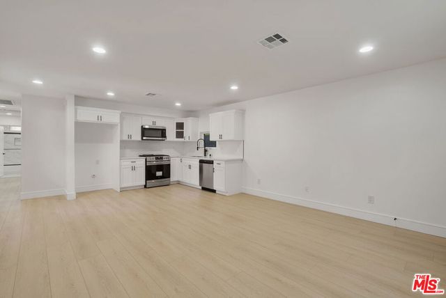 2706 S Cochran Avenue, Los Angeles, CA 90016